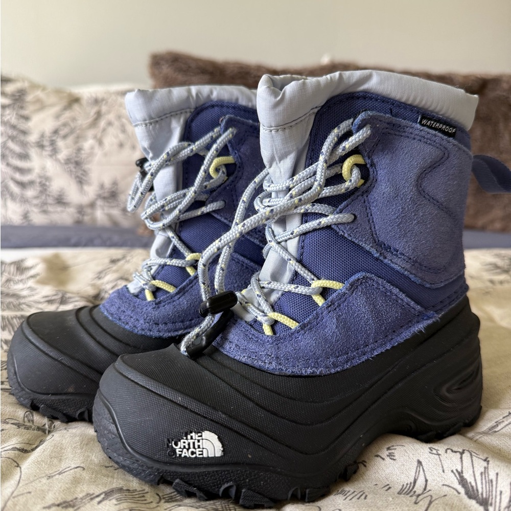 The North Face Waterproof Winter Boots. Kids Sz 11. Amazing!!!